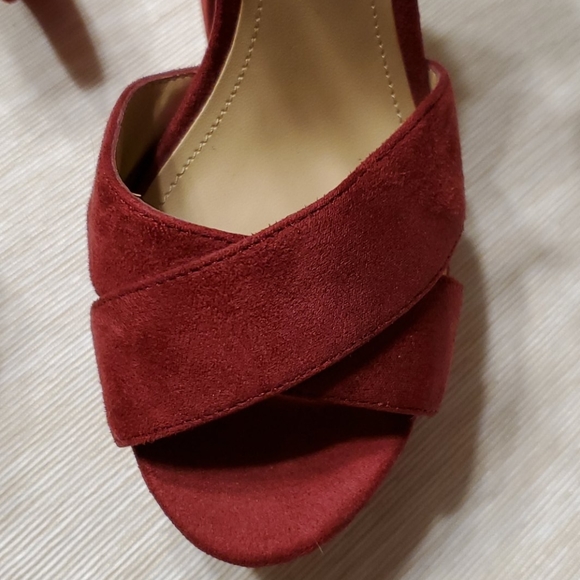 Material Girl chunky cranberry heel - Picture 2 of 5